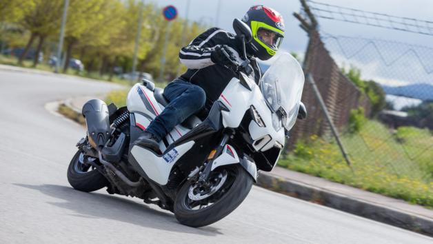 Zontes M310: Το ισχυρότερο scooter στα 300 κυβικά